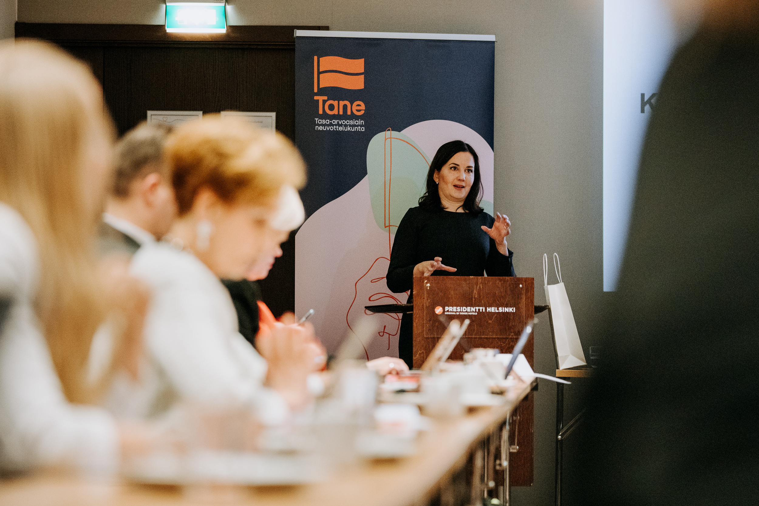 Ministeri Grahn-Laasonen Tanen kokouksessa