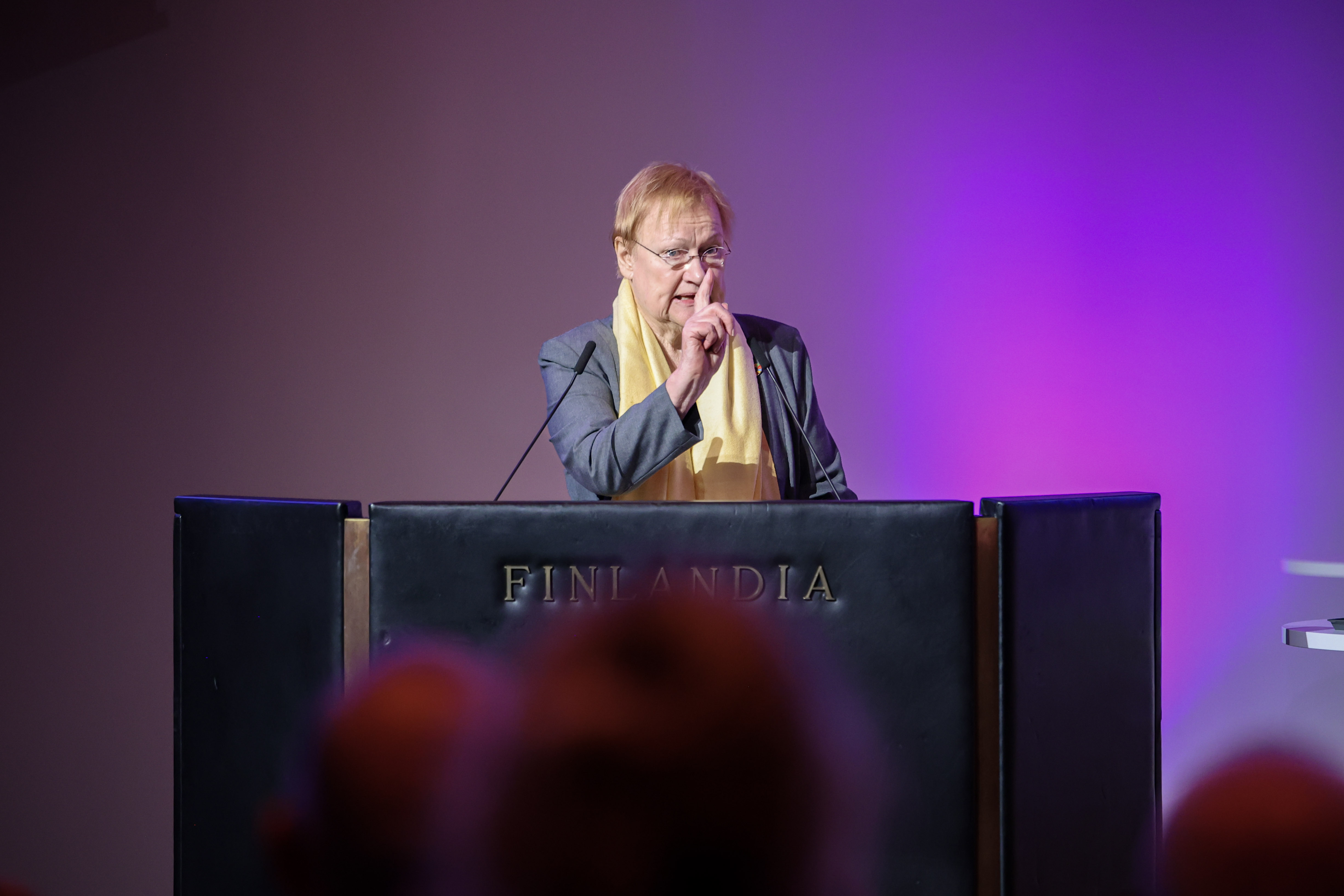 Presidentti Halonen pitämässä puhetta.